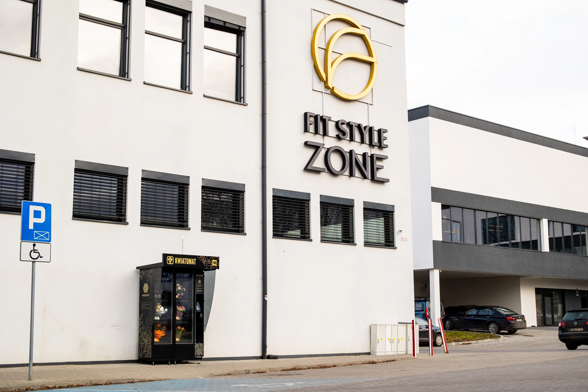 Kwiatomat pod sklepem