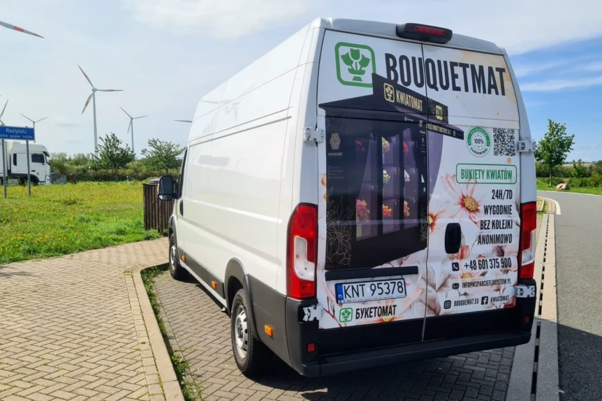 Fiat Ducato Maxi Florand podczas wyjazdu do Holandii po kwiaty i rośliny do własnych kwiaciarni. Przykład przewozu na potrzeby własne w kontekście nowych przepisów dotyczących tachografów od 1 lipca 2026 roku.